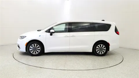 More photos of 2023 Chrysler Pacifica Hybrid Touring L at Tom Gill Chevrolet, KY