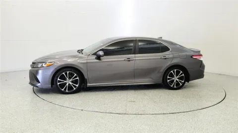 More photos of 2020 Toyota Camry Hybrid SE at Tom Gill Chevrolet, KY