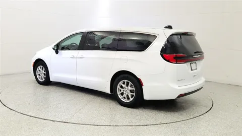 More photos of 2023 Chrysler Pacifica Touring L at Tom Gill Chevrolet, KY