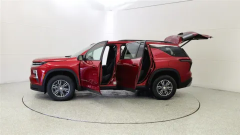 More photos of 2026 Chevrolet Traverse FWD LT at Tom Gill Chevrolet, KY