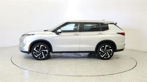 More photos of 2023 Mitsubishi Outlander SE at Tom Gill Chevrolet, KY