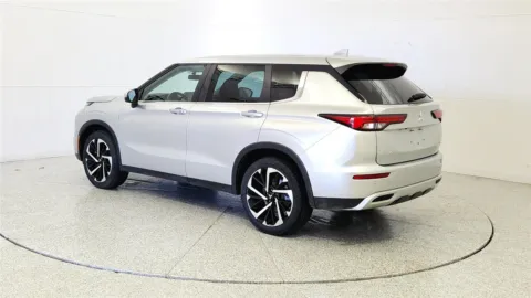 More photos of 2023 Mitsubishi Outlander SE at Tom Gill Chevrolet, KY