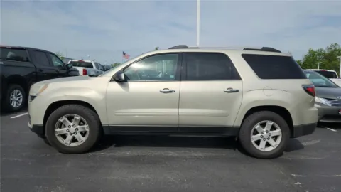 More photos of 2013 GMC Acadia SLE at Tom Gill Chevrolet, KY