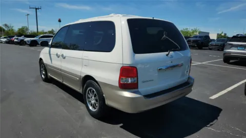 More photos of 2005 Kia Sedona EX at Tom Gill Chevrolet, KY