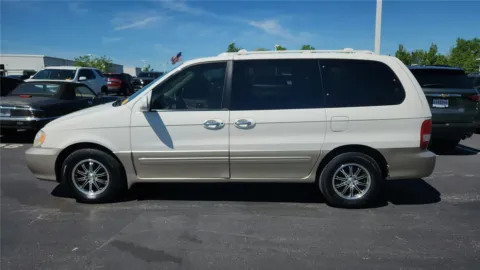 More photos of 2005 Kia Sedona EX at Tom Gill Chevrolet, KY
