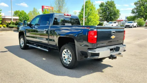 More photos of 2019 Chevrolet Silverado 3500HD LTZ at Tom Gill Chevrolet, KY