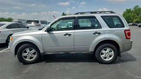 More photos of 2010 Ford Escape XLS at Tom Gill Chevrolet, KY
