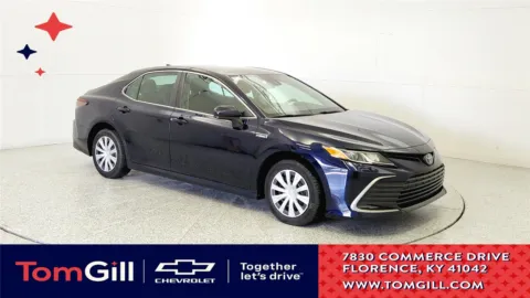 Blue 2021 Toyota Camry Hybrid LE for sale in Florence, KY