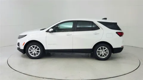 More photos of 2024 Chevrolet Equinox LT at Tom Gill Chevrolet, KY