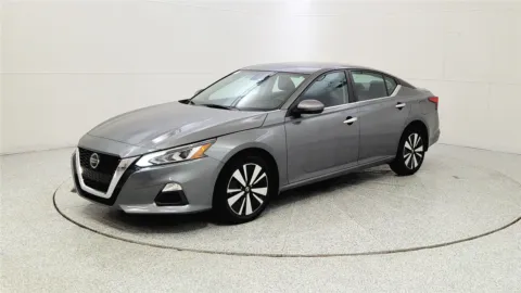 Another view of 2022 Nissan Altima 2.5 SV for sale in Florence, KY at Tom Gill Chevrolet