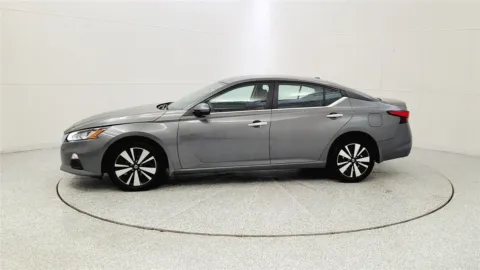 More photos of 2022 Nissan Altima 2.5 SV at Tom Gill Chevrolet, KY