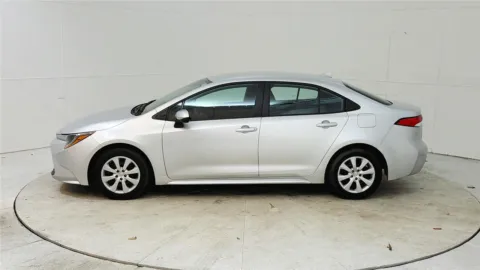 More photos of 2022 Toyota Corolla LE at Tom Gill Chevrolet, KY