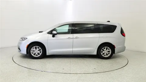 More photos of 2023 Chrysler Pacifica Touring L at Tom Gill Chevrolet, KY