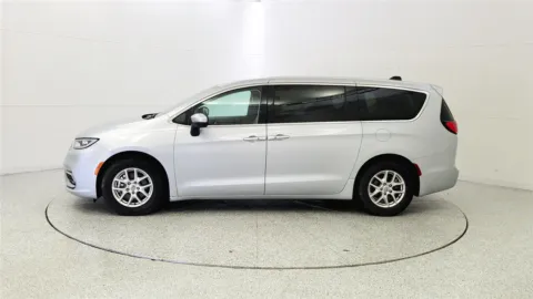 More photos of 2023 Chrysler Pacifica Touring L at Tom Gill Chevrolet, KY