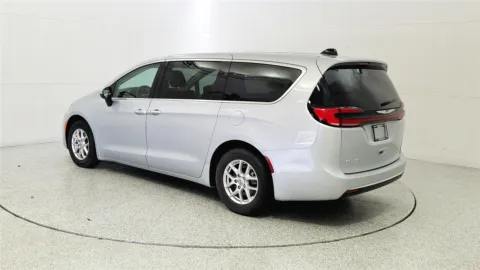 More photos of 2023 Chrysler Pacifica Touring L at Tom Gill Chevrolet, KY