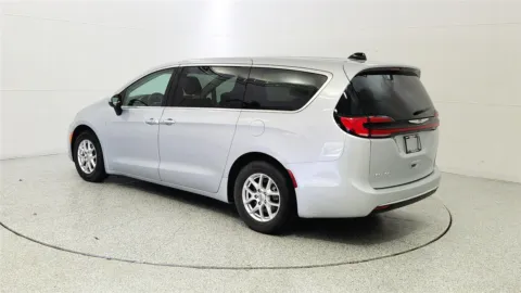 More photos of 2023 Chrysler Pacifica Touring L at Tom Gill Chevrolet, KY