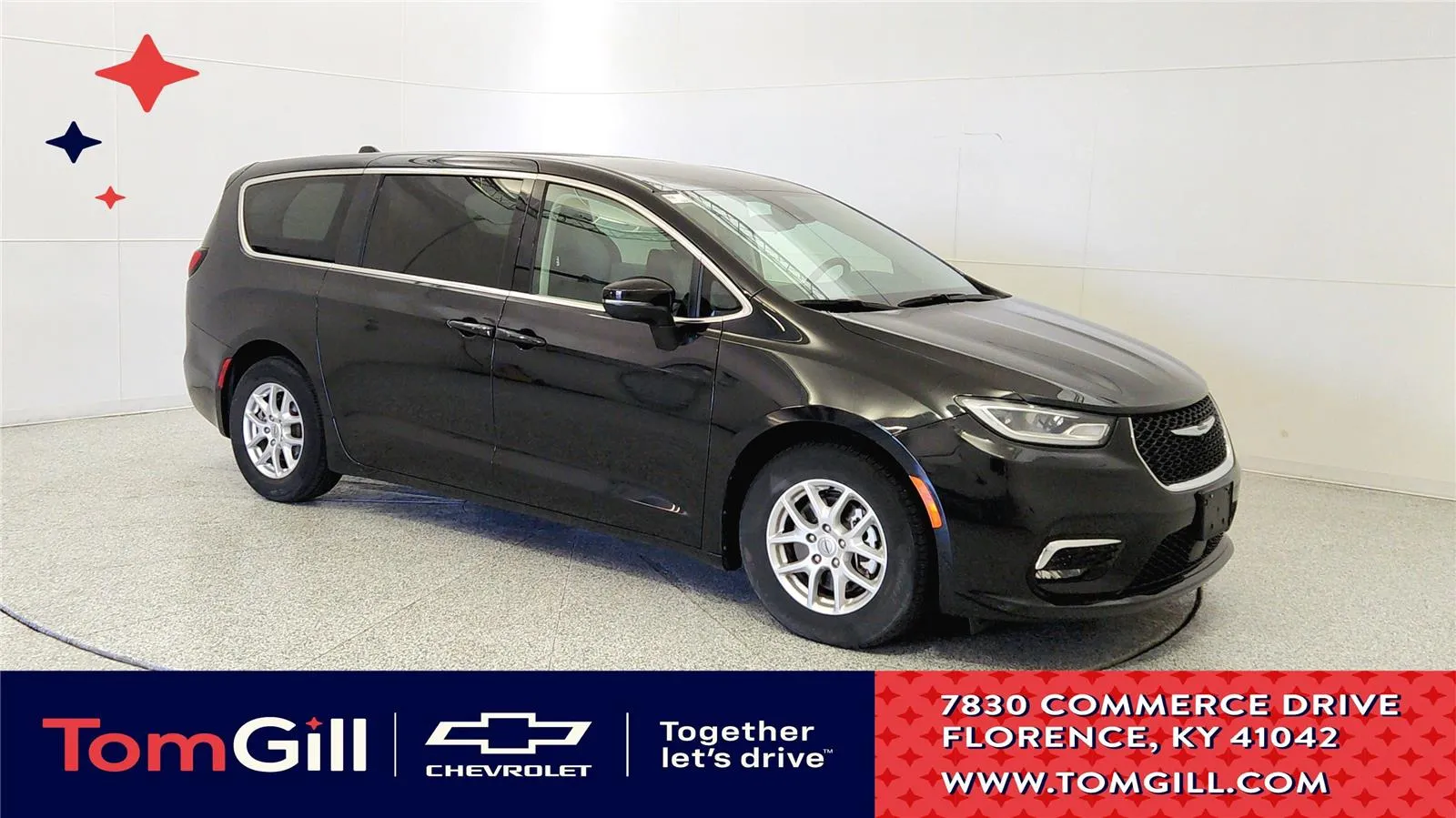 Black 2023 Chrysler Pacifica Touring L for sale in Florence, KY