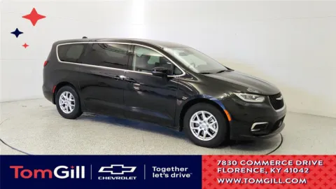 Black 2023 Chrysler Pacifica Touring L for sale in Florence, KY