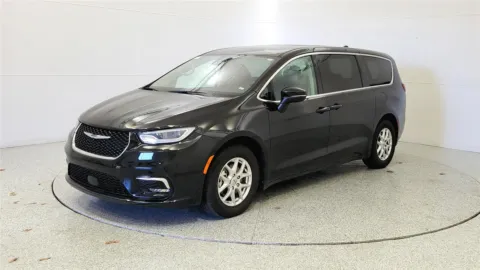 Another view of 2023 Chrysler Pacifica Touring L for sale in Florence, KY at Tom Gill Chevrolet