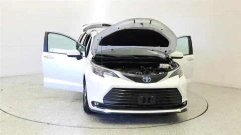 Another view of 2025 Toyota Sienna XLE for sale in Florence, KY at Tom Gill Chevrolet