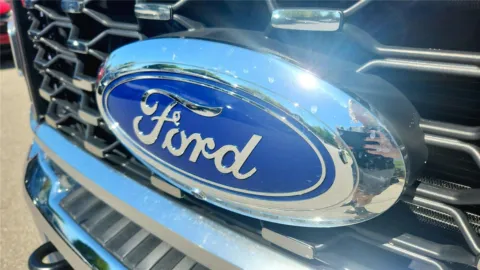 More photos of 2025 Ford Super Duty F-350 DRW Lariat at Tom Gill Chevrolet, KY