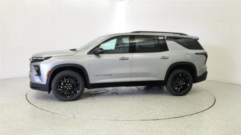 More photos of 2026 Chevrolet Traverse FWD LT at Tom Gill Chevrolet, KY