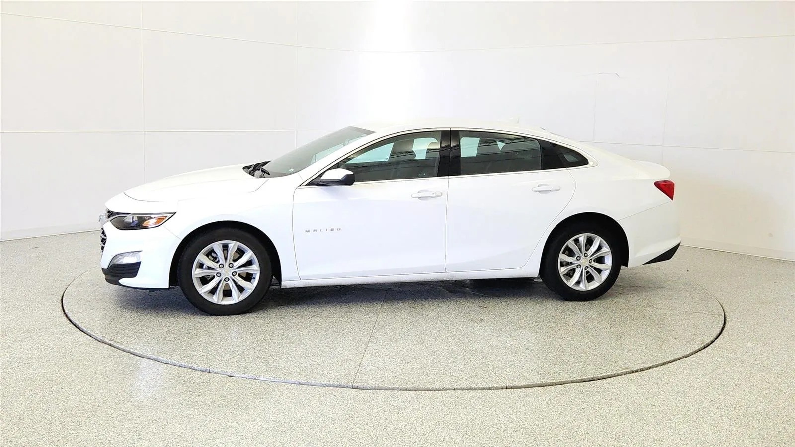 2025 Chevrolet Malibu 1LT - Photo 4