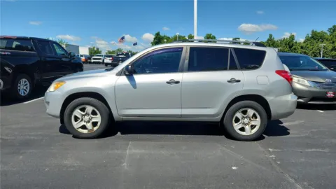 More photos of 2009 Toyota RAV4 at Tom Gill Chevrolet, KY