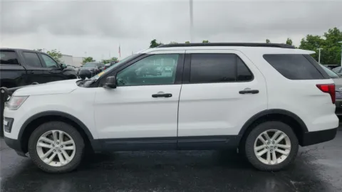 More photos of 2017 Ford Explorer at Tom Gill Chevrolet, KY