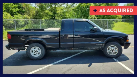 Black 2001 Chevrolet S-10 LS for sale in Florence, KY