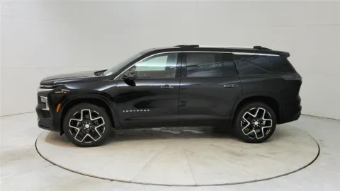 More photos of 2025 Chevrolet Traverse AWD High Country at Tom Gill Chevrolet, KY