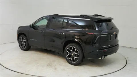 More photos of 2025 Chevrolet Traverse AWD High Country at Tom Gill Chevrolet, KY
