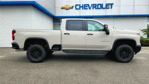 White 2026 Chevrolet Silverado 2500HD ZR2 for sale in Florence, KY