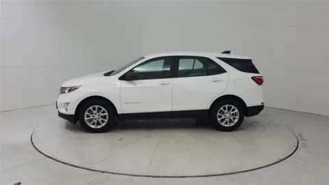 More photos of 2021 Chevrolet Equinox LS at Tom Gill Chevrolet, KY