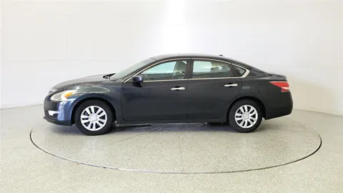 More photos of 2015 Nissan Altima 2.5 SL at Tom Gill Chevrolet, KY