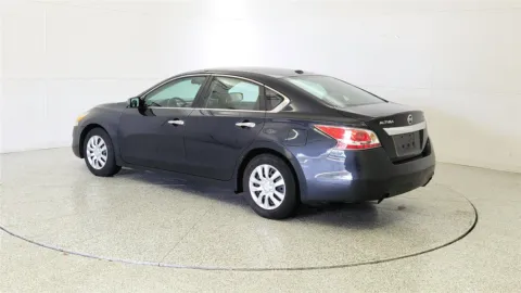 More photos of 2015 Nissan Altima 2.5 SL at Tom Gill Chevrolet, KY