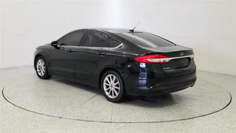 More photos of 2017 Ford Fusion SE at Tom Gill Chevrolet, KY