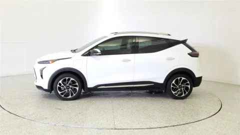 More photos of 2023 Chevrolet Bolt EUV Premier at Tom Gill Chevrolet, KY