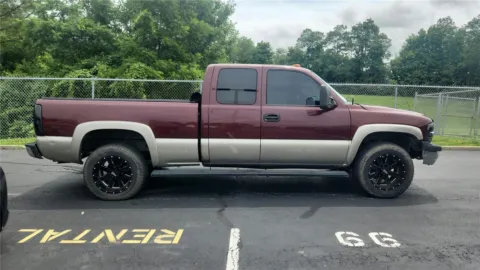 Red 2002 Chevrolet Silverado 1500 LS for sale in Florence, KY