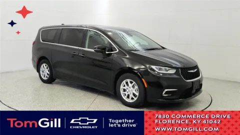 Unknown 2023 Chrysler Pacifica Touring L for sale in Florence, KY