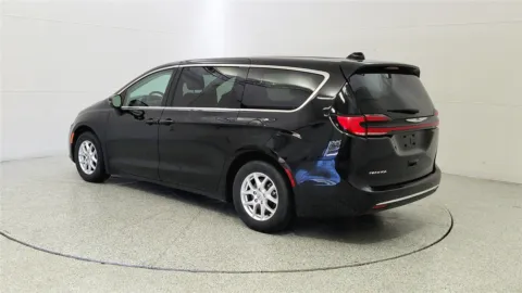 More photos of 2023 Chrysler Pacifica Touring L at Tom Gill Chevrolet, KY