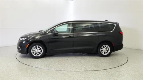 More photos of 2023 Chrysler Pacifica Touring L at Tom Gill Chevrolet, KY