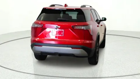 More photos of 2027 Chevrolet Equinox FWD LT at Tom Gill Chevrolet, KY