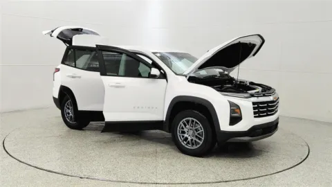 More photos of 2026 Chevrolet Equinox FWD LT at Tom Gill Chevrolet, KY
