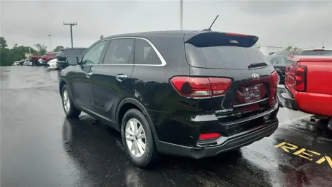 More photos of 2019 Kia Sorento L at Tom Gill Chevrolet, KY