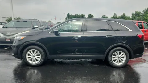 More photos of 2019 Kia Sorento L at Tom Gill Chevrolet, KY