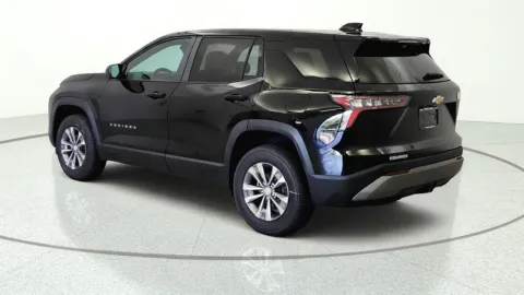 More photos of 2027 Chevrolet Equinox FWD LT at Tom Gill Chevrolet, KY