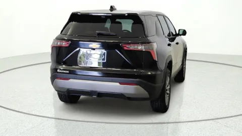 More photos of 2027 Chevrolet Equinox FWD LT at Tom Gill Chevrolet, KY