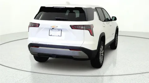More photos of 2027 Chevrolet Equinox FWD LT at Tom Gill Chevrolet, KY