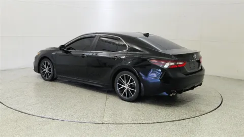 More photos of 2021 Toyota Camry Hybrid SE at Tom Gill Chevrolet, KY